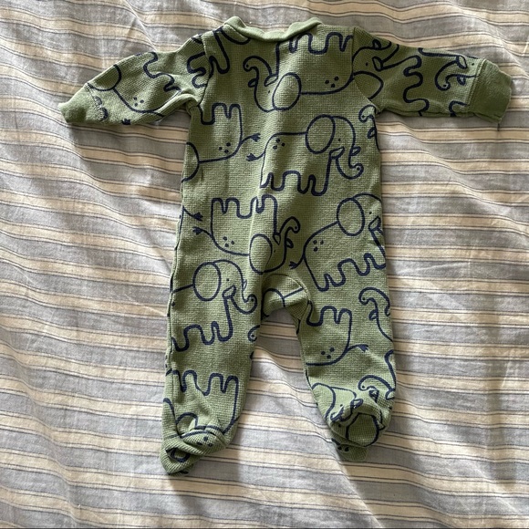 Bundle of animal onesies 0-3 M - Picture 2 of 7